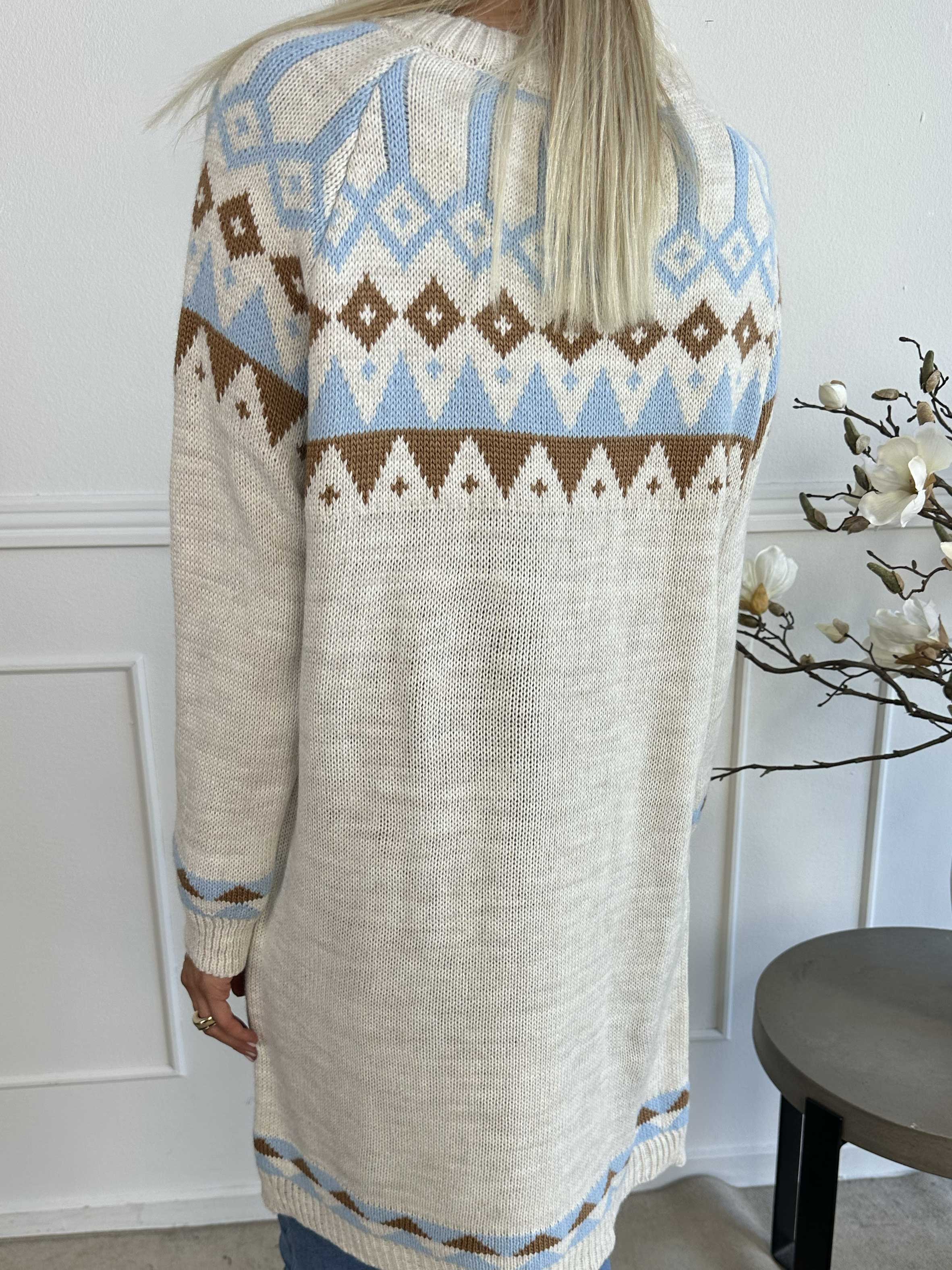 Viola - Stickad klänning med flerfärgat mönster